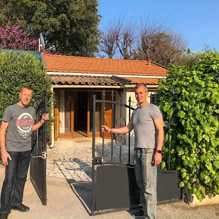 Pour 6 Personnes Avec Antibes